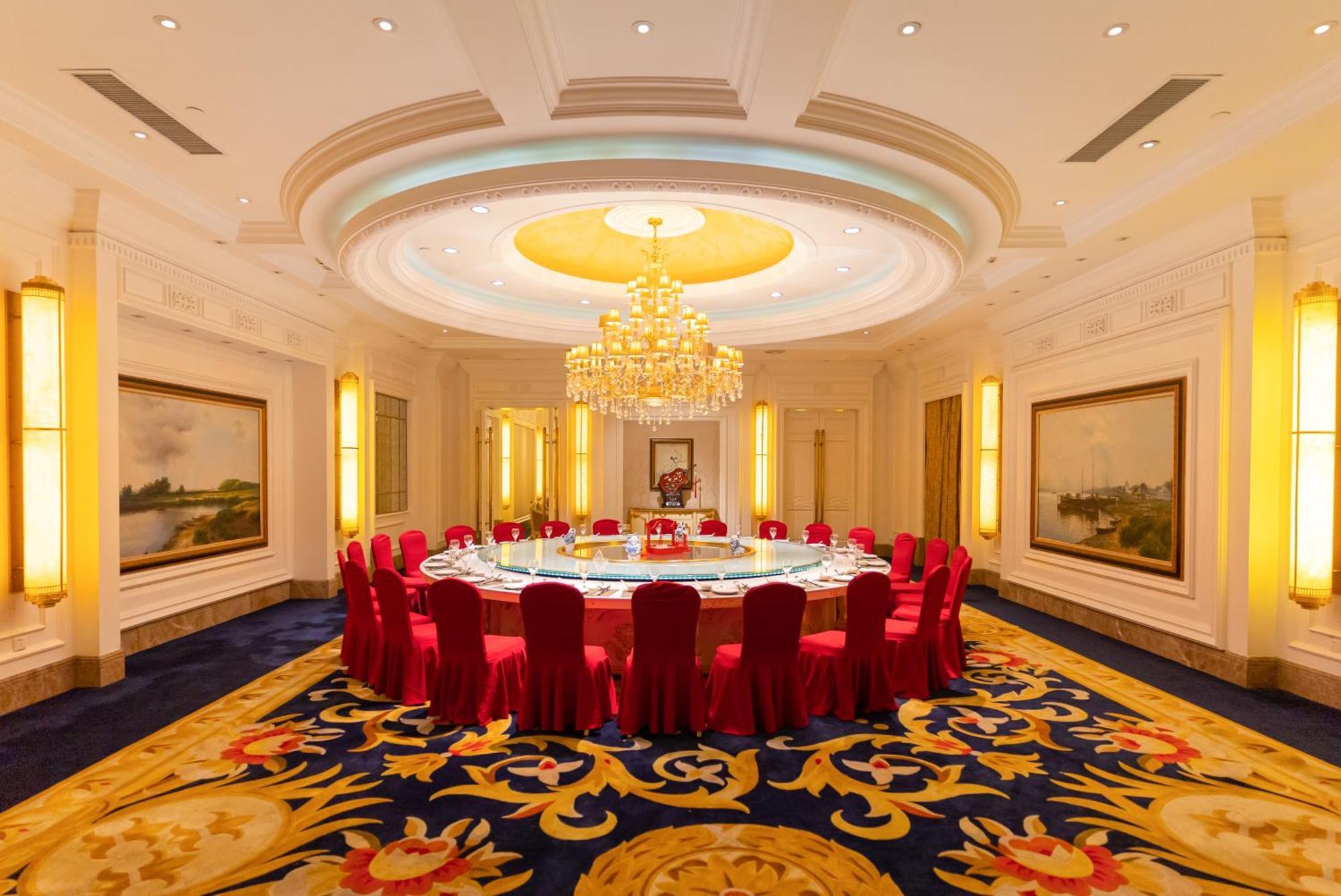 Ramada Plaza Optics Valley Hotel Wuhan Exterior foto