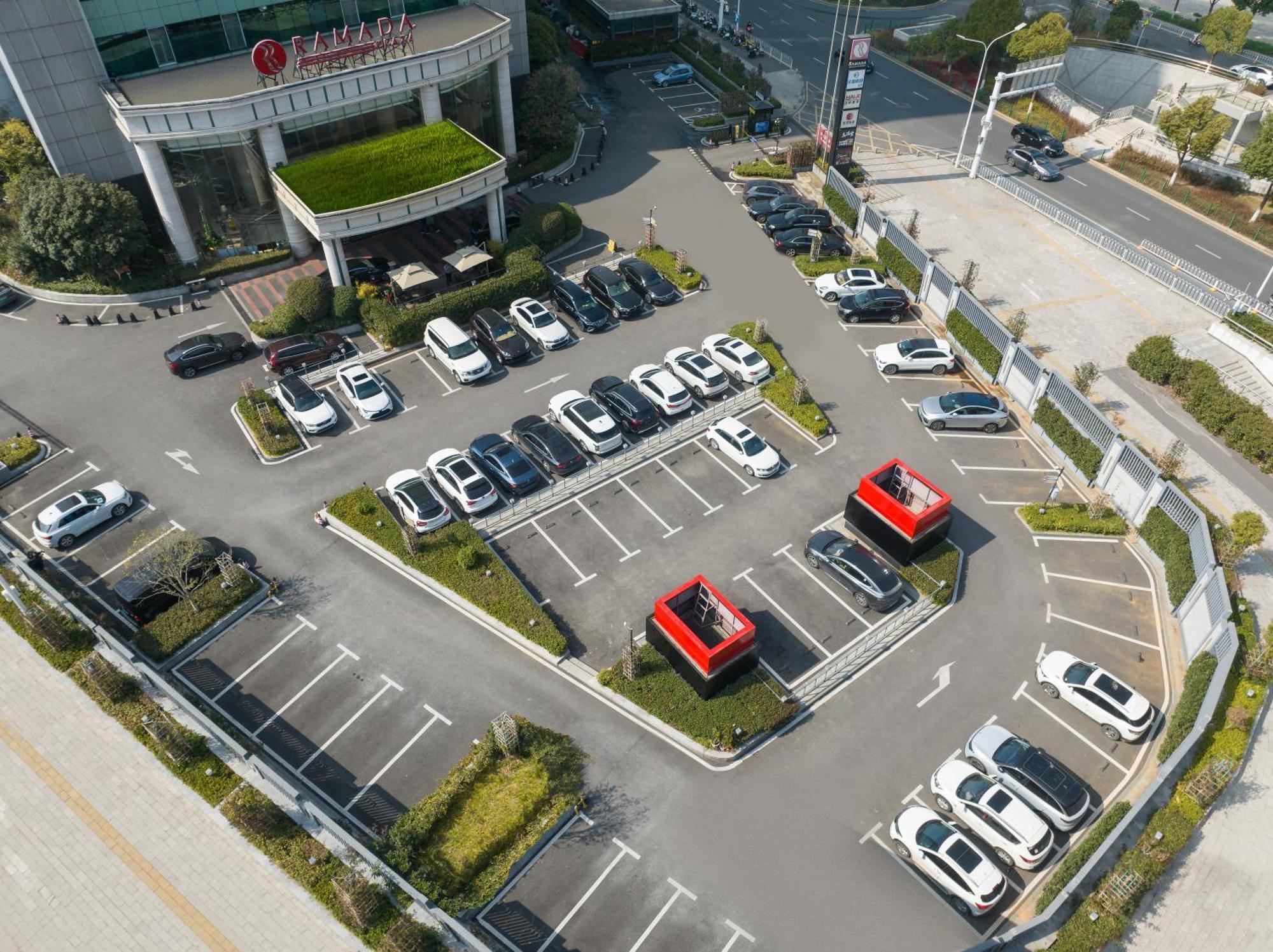 Ramada Plaza Optics Valley Hotel Wuhan Exterior foto